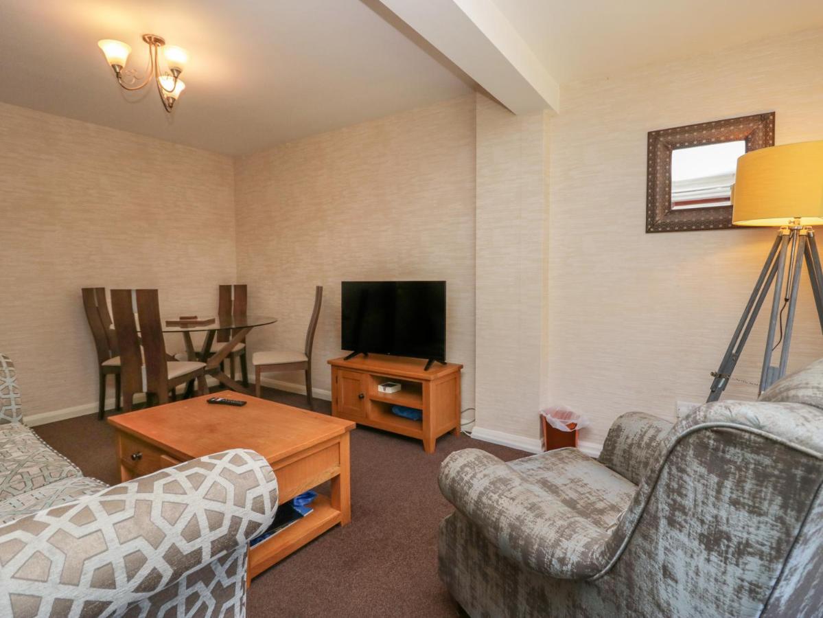 Apartment 4 Keswick  Bagian luar foto