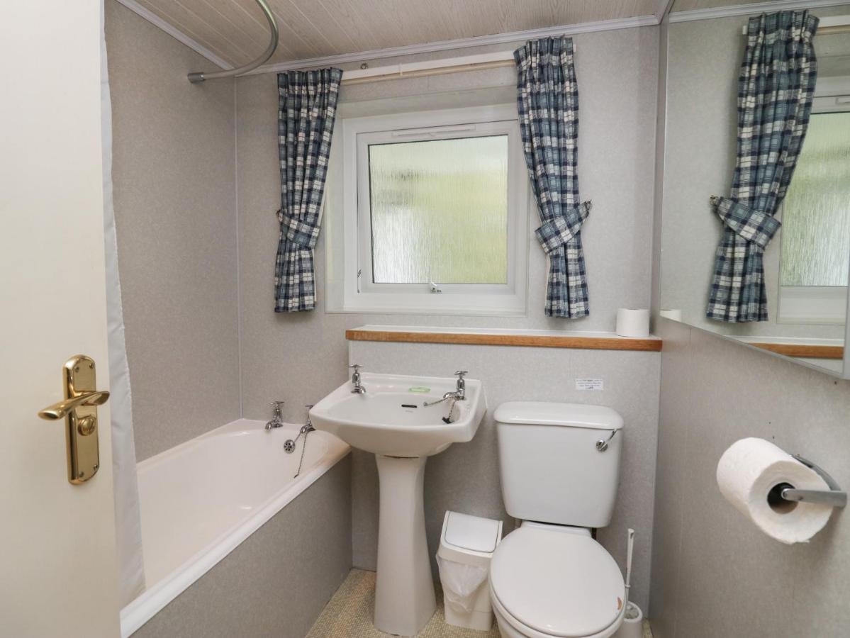 Apartment 4 Keswick  Bagian luar foto